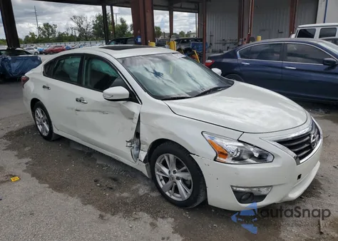 2015 Nissan Altima 2.5 z USA, uszkodzony, nr VIN 1N4AL3AP8FC162464
